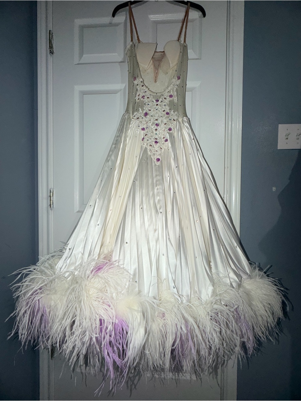 Ivory ostrich Feather-Trim Satin Maxi Dress with Lilac Accents - Picture 4 of 5